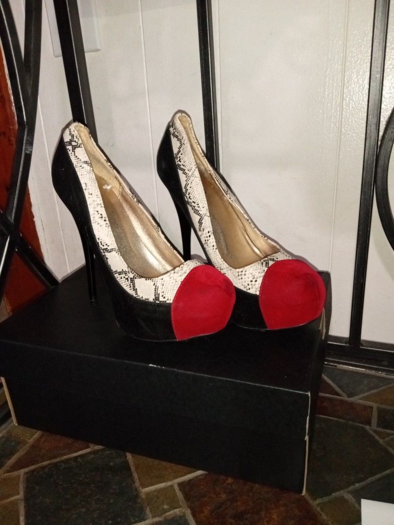 Snake Skin Red White Black Heels Size 6