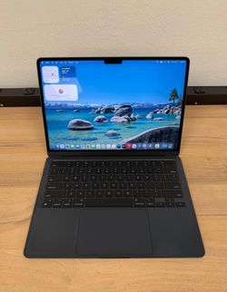 13.6” MacBook Air *8 Core M2 * Only $699