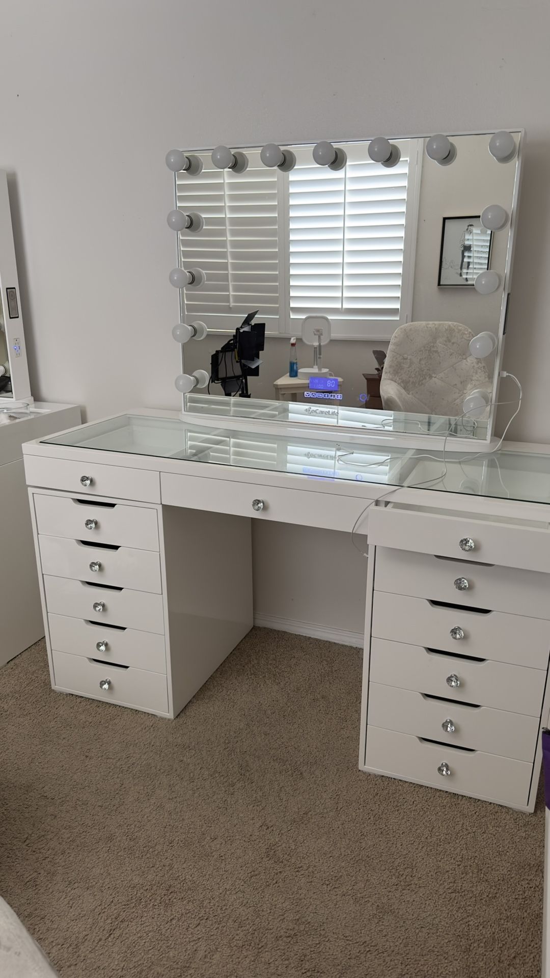 MAKEUP VANITY AND MIRROR WITH BLUETOOTH PICK UP TODAY