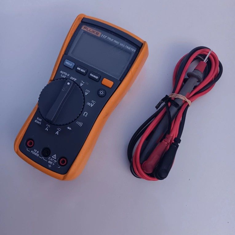 Fluke 117 Multi Meter Excellent Condition With Volt Alert NoN Contact. For Pick Up Fremont Seattle. No Low Ball Offers Please. No Trades