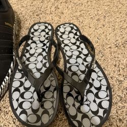 Coach Size 8 Sandals Flip Flops Like New 