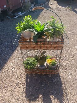 ***PLANT STAND WITH FAKE PLANTS***