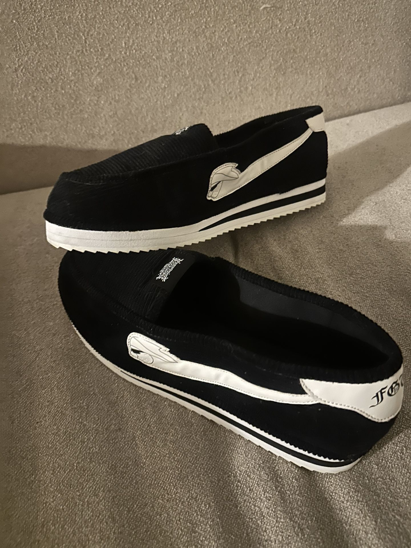 FOOD GONE WILD SLIPPERS