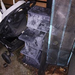 Very nice soft cat house climber