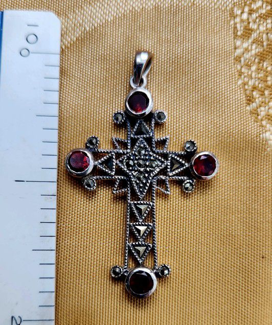 4 Round Garnets and Marcasite 925 Silver Cross