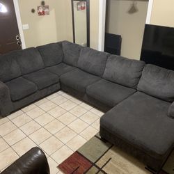 C Sectional Sofa / Sala / Livingroom Set 