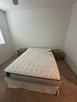 Queen Sealy mattress + Serta Beautyrest BaseLogic Bronze Adjustable Base,