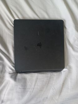 Ps4 - W/accessories.