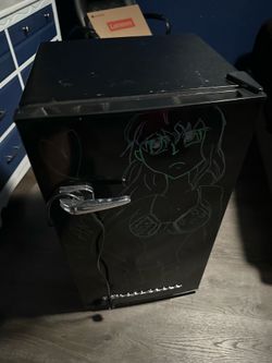 Mini fridge 3.2 cubic feet