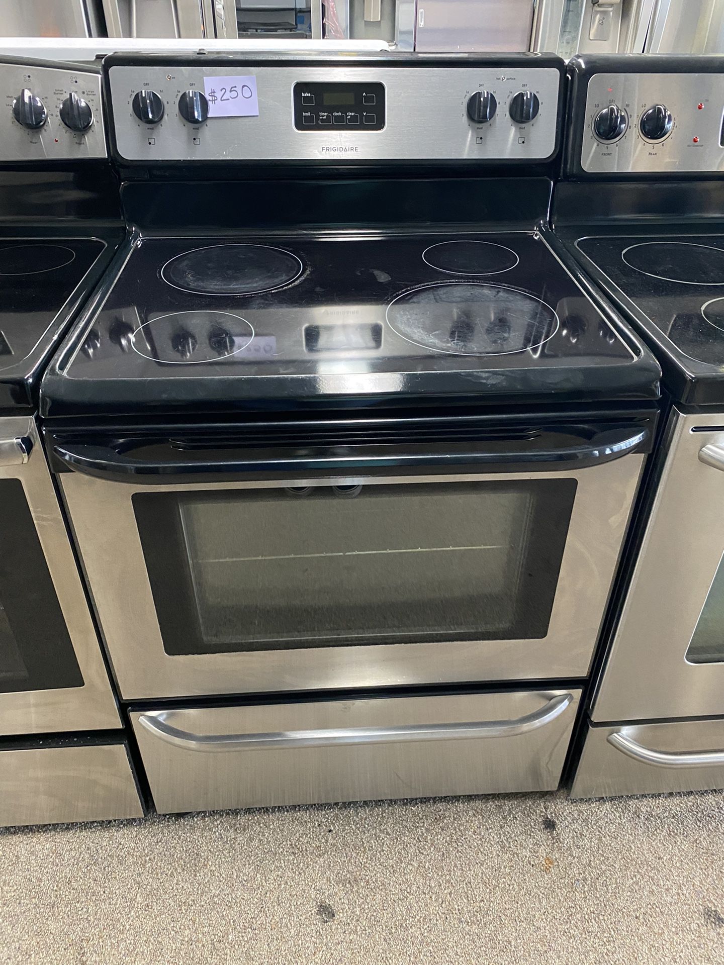 Frigidaire Stainless Steel Electric Stove Used Excellent Working Conditions 