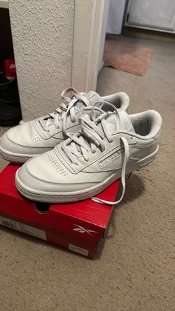Men’s Reebok Cclassocs size 9.5