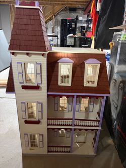 Large Wooden Victorian Dollhouse