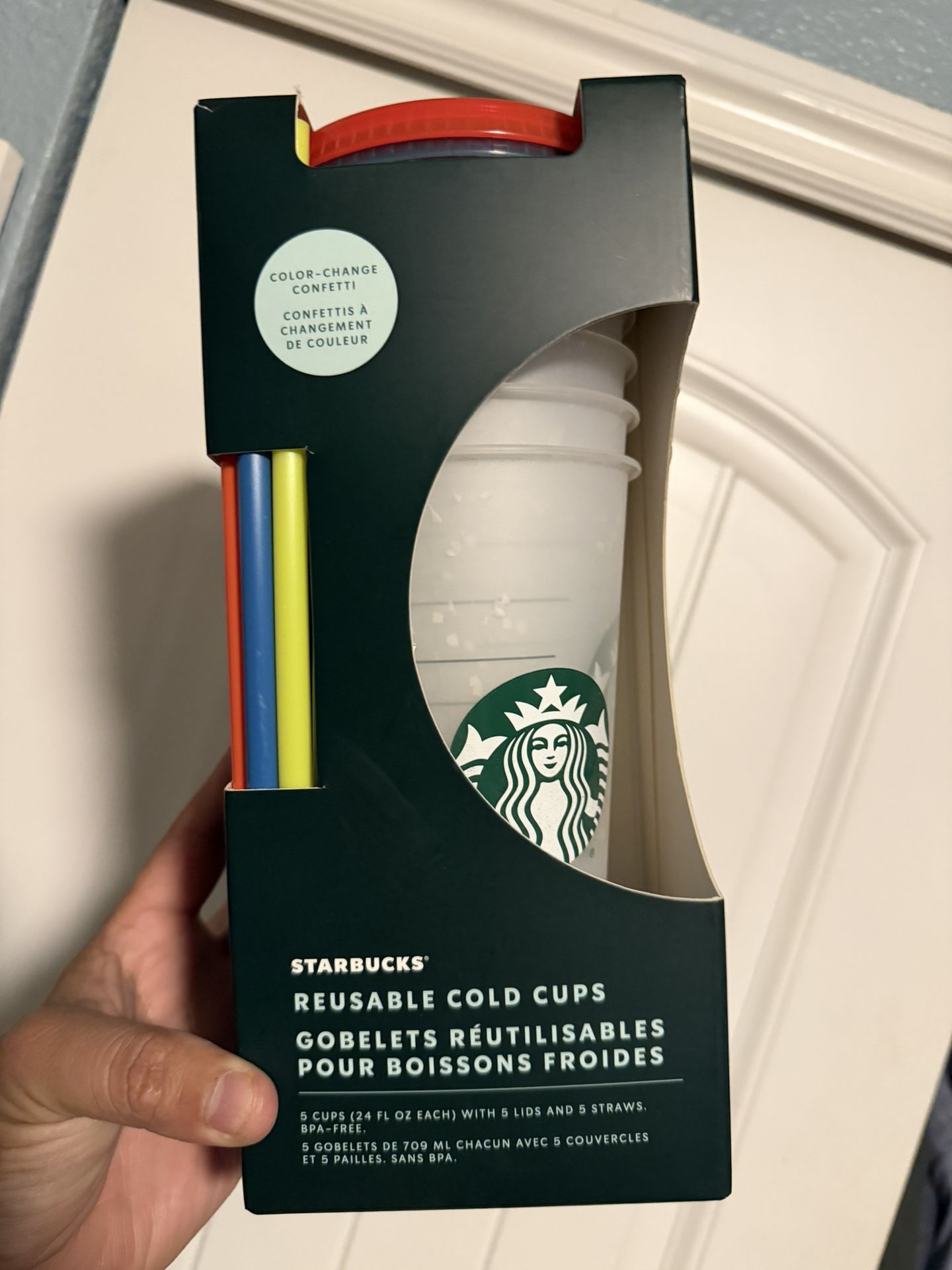 STARBUCKS CHANGING CUPS
