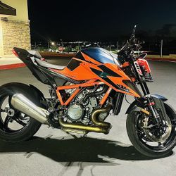 2020 KTM 1290 Superduke R