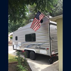 2006 Carson Funrunner Toy Hauler Camper