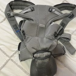 Baby Bjorn 3D Mesh carrier in Grey