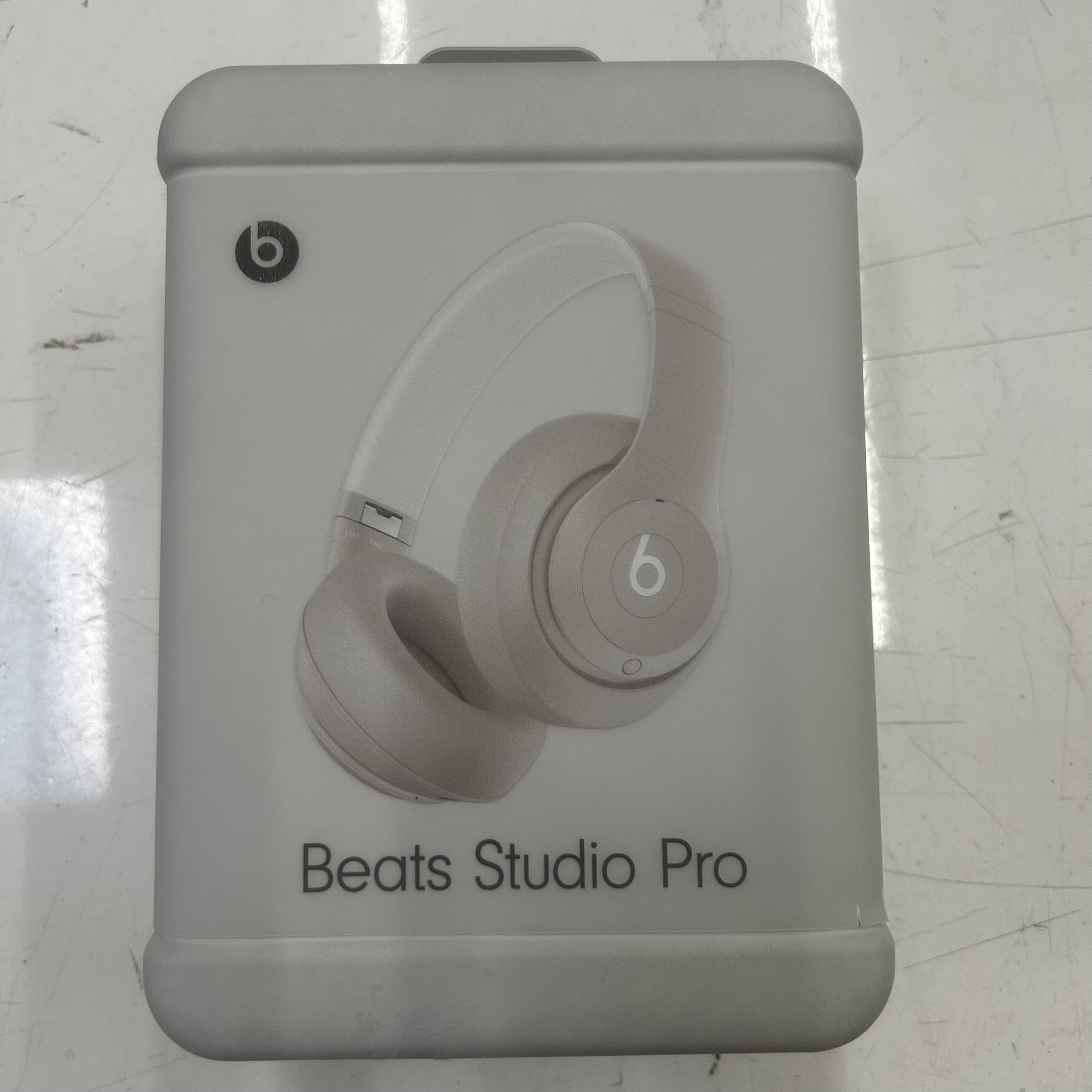 Beat Studio Pro - Pink (New, Open-Box)
