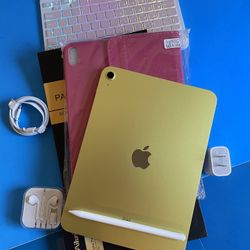 256gb Apple IPad 10th Generation (10.9” Liquid Retina / 2022 model) with pen, keyboard, case & Accessories (warranty 2026)