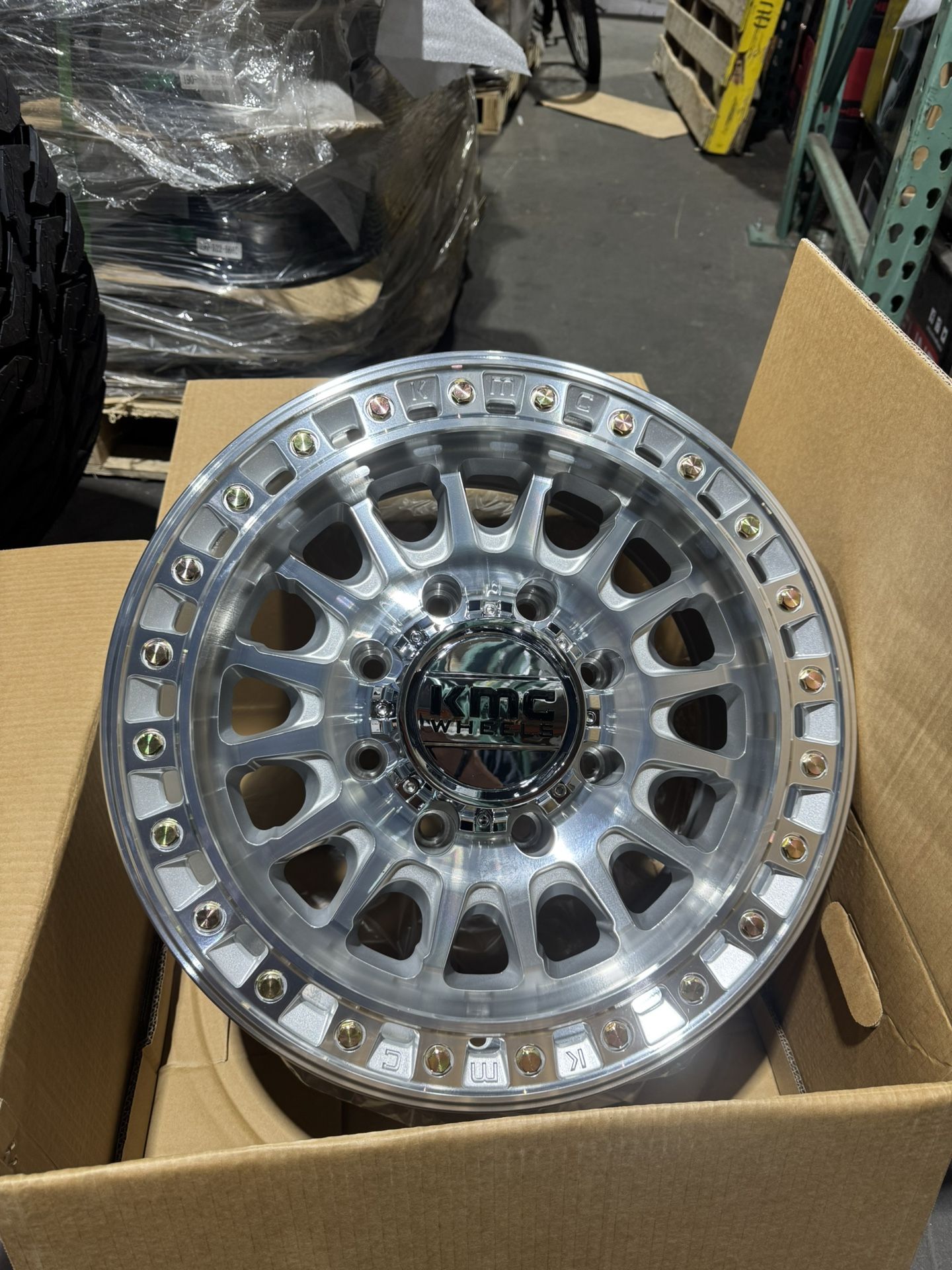NEW 18β KMC WHEELS FOR GMC SIERRA 2500 CHEVROLET SILVERADO 2500 CHEVY GM XL