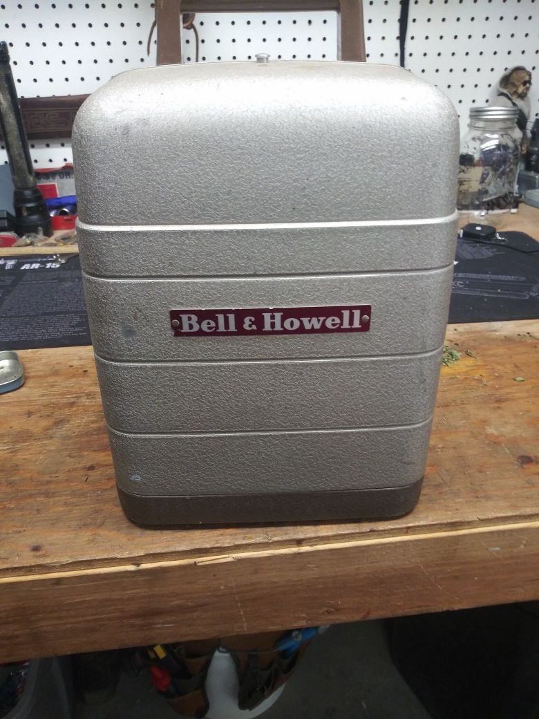 Bell & Howell cira 50's 8mm projector