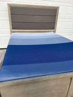Tremont Queen size panel Bed w/ mattress and box springs- $199.999- READ Description