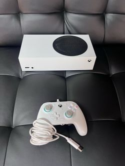Xbox series s + controller + cables