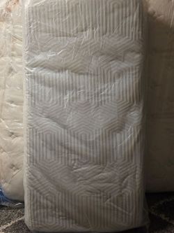 Twin memory foam mattress