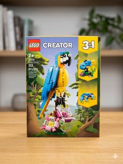 LEGO Creator 3-in-1 Exotic Parrot Set 31136 - Brand New
