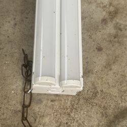 4 Ft Shop Light / Garage Lights