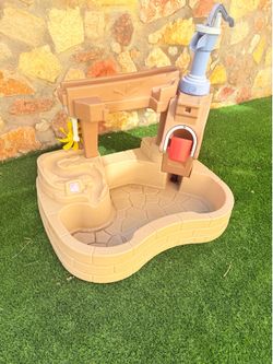 Step2 Pump & Splash Discovery Pond Water Table