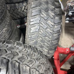 35x12.50r22 used set of 5