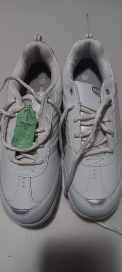 Danskin Now white leather tennis shoes 8.5