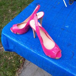 PINK HIGH HEEL SHOES NAME GUESS  $15 GOOD CONDITION.