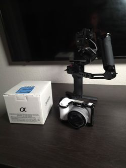 Sony ZVE10ii Cage and DJI RS3 Mini Gimbal