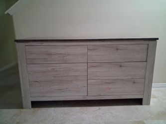 Adorna Dresser