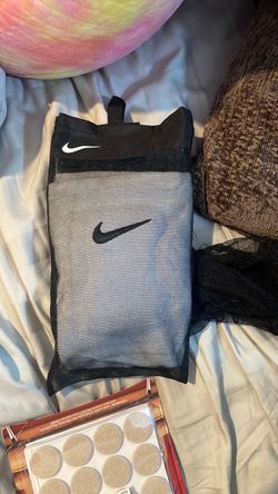 Nike Small Mesh Bag / soccer shin guards