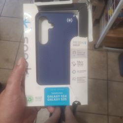 Brand NEW speck Galaxy S24 And Galaxy 25 Phone Box