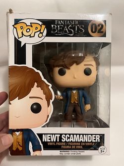 Funko Pop! Movies: Fantastic Beasts And Where to Find Them - Newt Scamander with Egg #2 Vinyl Figure (Bundled with Pop Box Protector Case)