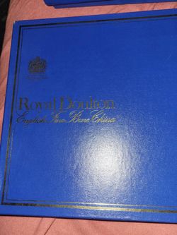 Vintage blue Dalton England plate coa