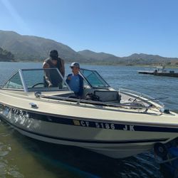 1987 Seaswirl 17ft 4.3L V6 OMC Cobra