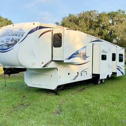 2012 Big Horn Fifth Wheel