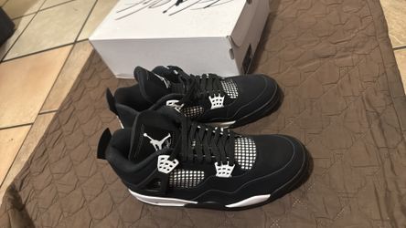Jordan 4 white thunder