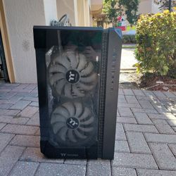 Thermaltake View 51 PC Chasis / Case