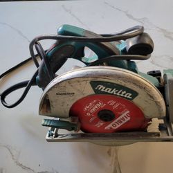 Makita 15 AMP Circular Saw