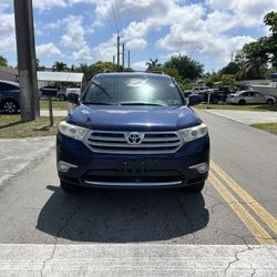 2011 TOYOTA HIGHLANDER