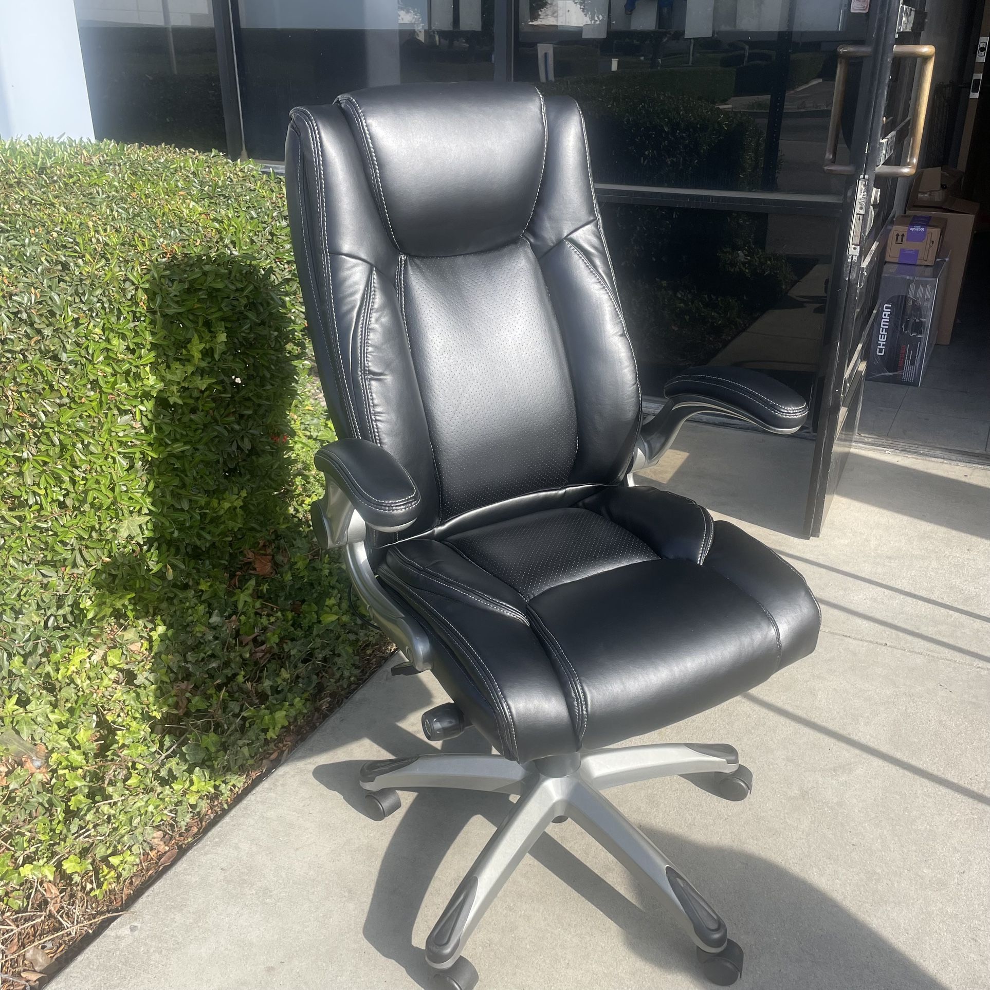 COMPUTER CHAIR - Executive Office Chair with Arm Rest