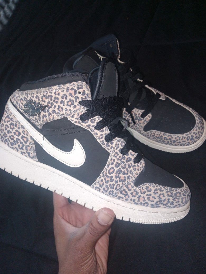 Nike Air Jordan 1 Mid Se Leopard 6 Women
