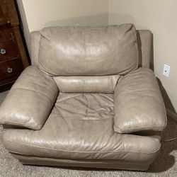 Pebble Leather chair 