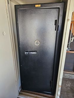 Sportsman steel safe