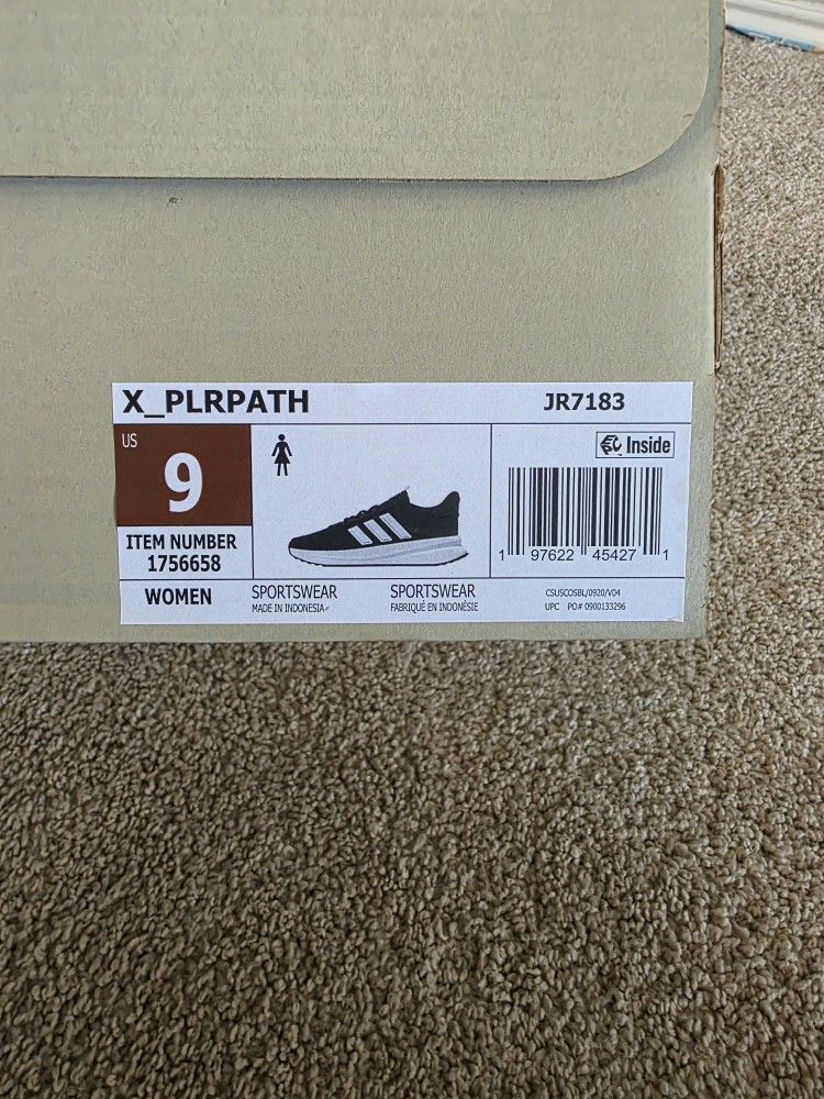 Adidas Women's Size 9 Sneaker Brand New With Tag And Box